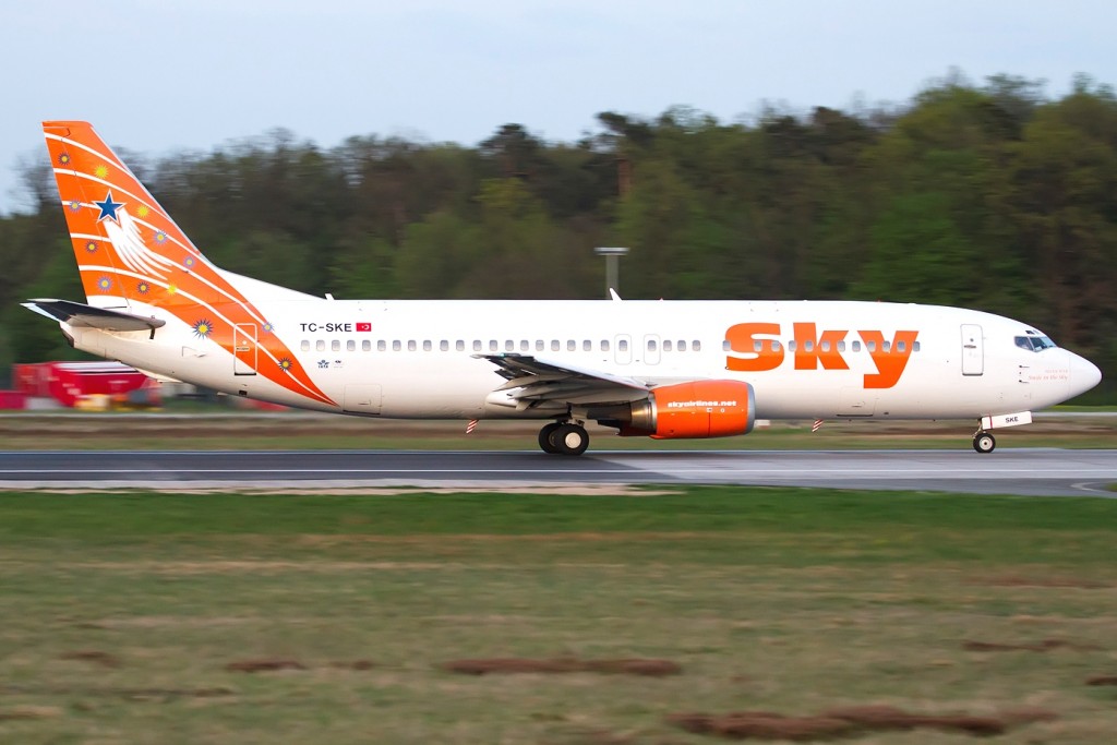 Boeing 737-4Q8