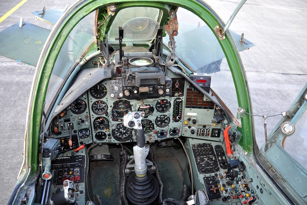 Su 25 -cocpit