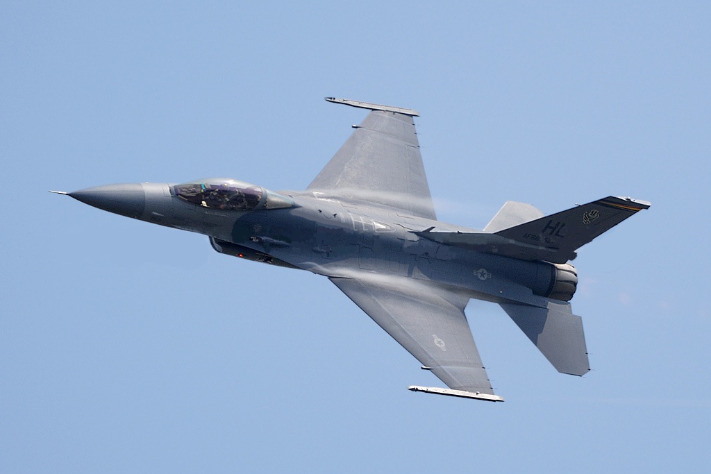 F 16